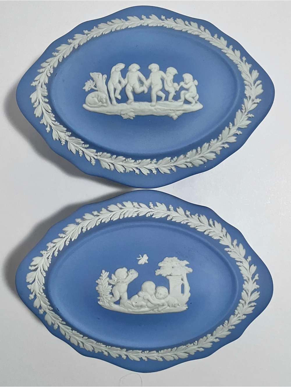 2 WEDGWOOD Covered TRINKET BOXES / Blue Jasperware / CHERUBS, Scalloped Edges